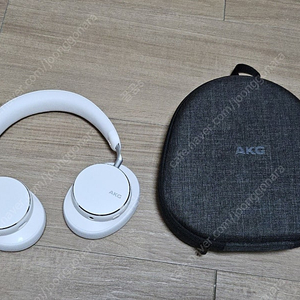 akg n9 노이즈 캔슬링 헤드폰 판매합니다.