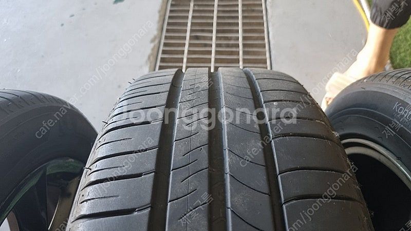 bmw f20 16인치 휠타이어팝니다.--1