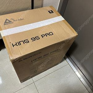 MONTECH KING 95 PRO 화이트 색상 판매합니다.