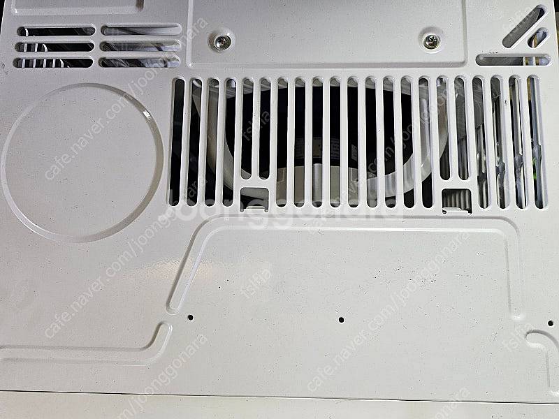 4평형 창문형 에어컨 WA-700W 팝니다--1