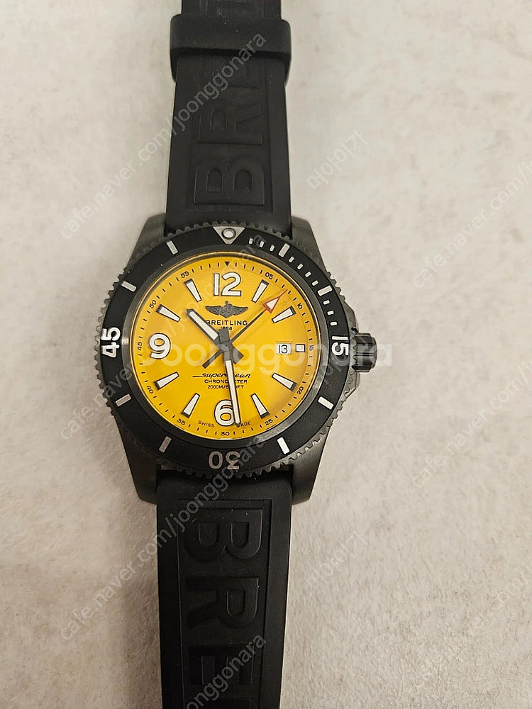 풀박 브라이틀링 슈퍼오션 블랙스틸 44mm 옐로우 판매...--0