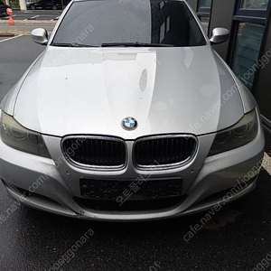 BMW E90 후기 320i 2008 년식 부품차량입니다