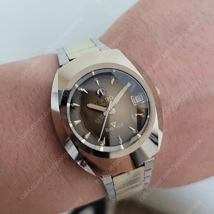 라도 발보아 골드 방패 텅스텐 시계 이미지