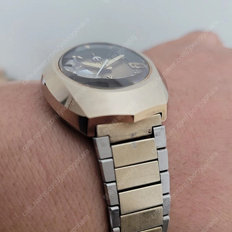 라도 발보아 골드 방패 텅스텐 시계 이미지