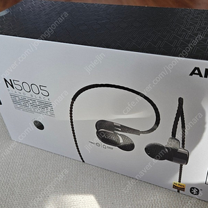 AKG N5005