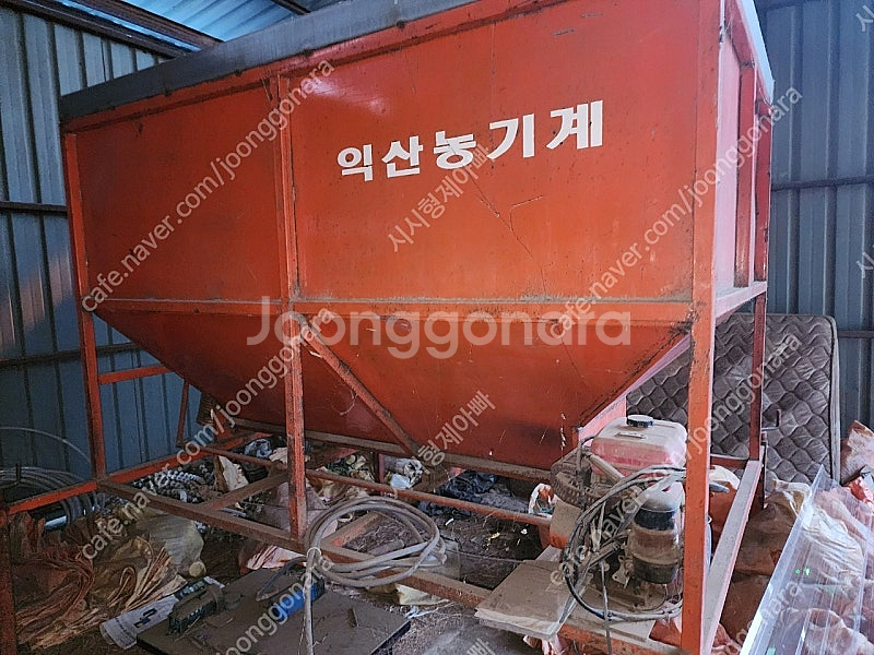 익산농기계 1톤트럭 곡물통 팝니다.--0