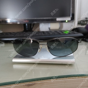 이시마 선글라스.새상품.짙은 블루.로고포함.