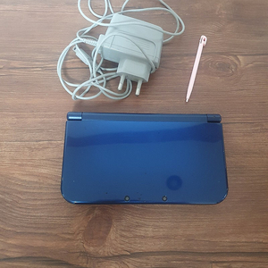 뉴 닌텐도 3ds XL 파랑색 판매해요.