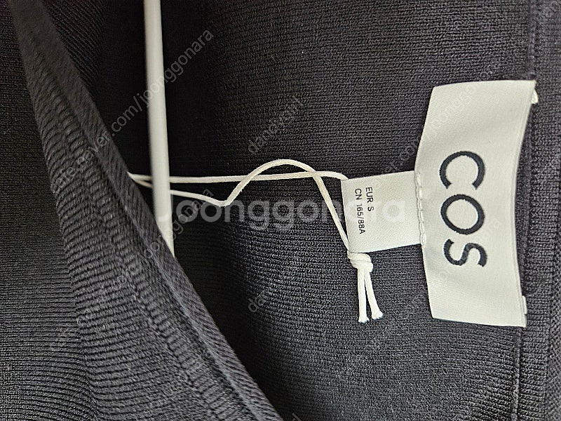 COS 코스 여성 블랙 튜블라 니티드 탱크탑 (택포)--7