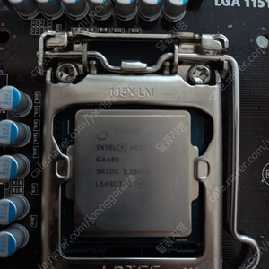 인텔 6,7세대 CPU G4400,G4560 두개입니다.