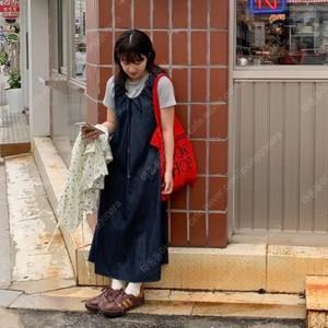 바온 뇨쿠 리본 셔링 데님 롱원피스