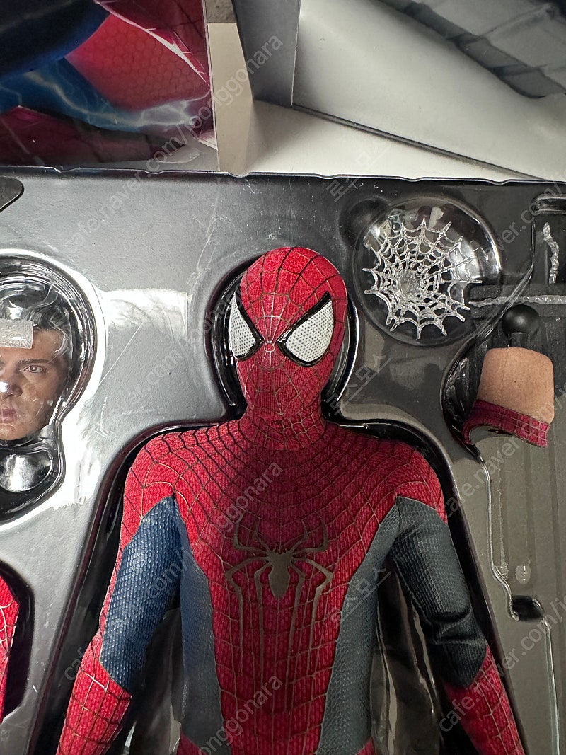 스파이더맨의 방패 연습 🤣 Spider man’s shield throwing #스파이더맨 #fyp #틱톡툰 #현세계틱톡툰  #스파이더맨노웨이홈 #spidermannowayhome #spiderman #spidermancosplay, image size:800x1067