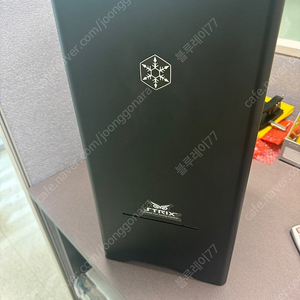 실버스톤 FT-03블랙 + 커세어 ATX 파워 AX750W 팝니다.