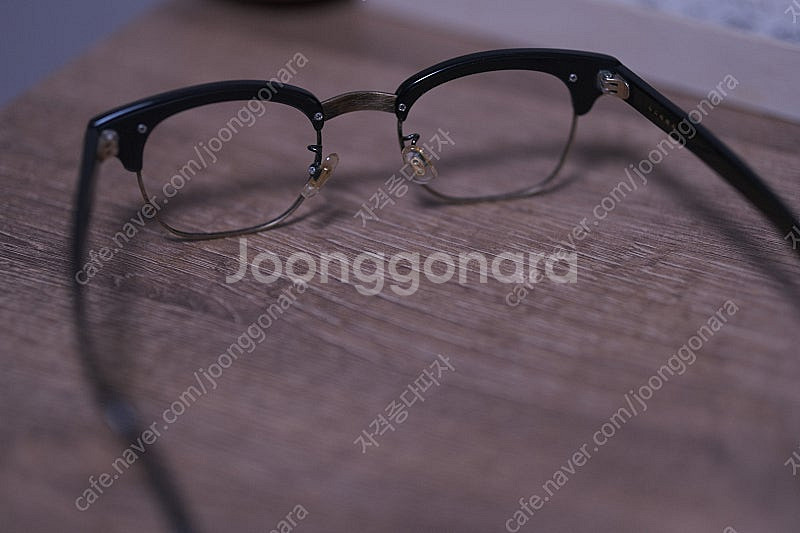백산안경 린디브로우 (블랙+앤틱골드) 팝니다.--3