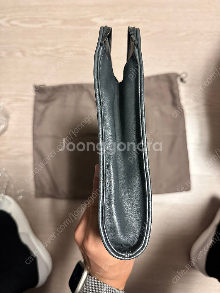 가격인하 정품 보테가베네타 클러치 라지사이즈판매--5