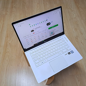 성능좋고 깔끔한 LG 그램 gram i7-8550 램16G 14인치 (대구 44만)