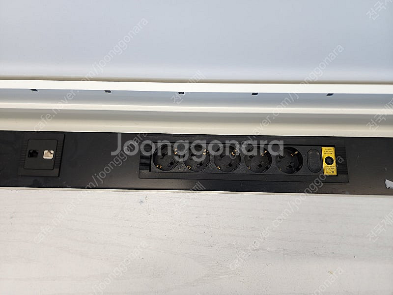 퍼시스 모션데스크 L1800 판매합니다--2