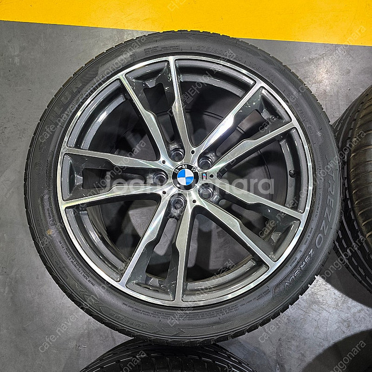 20인치 BMW F바디 레플리카 휠 신품 이월타이어 한...--2