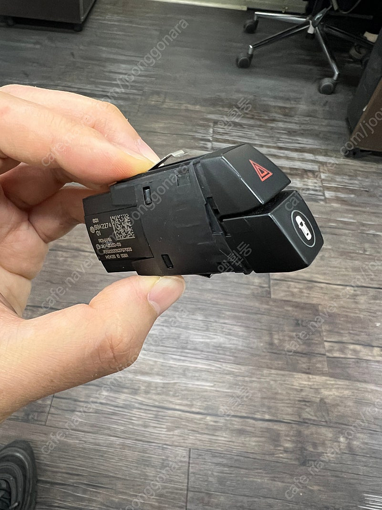 BMW 5as/비상스위치 버튼팝니다(F바디 X1256 F15 F16 F85 F86 F39 F45 F46 F48호환) 이미지