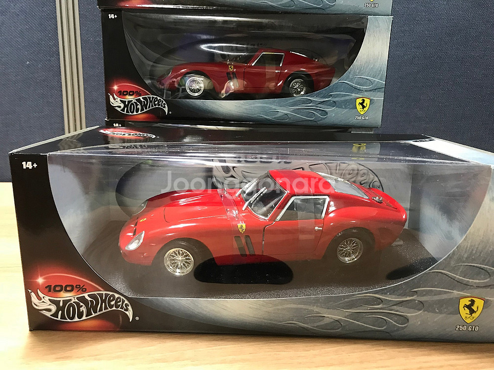 <새제품> 핫휠 페라리250GTO 1/18 사이즈 다이...--1