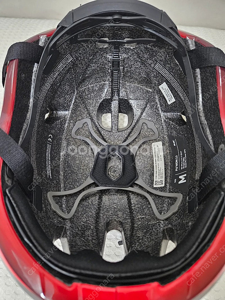 퓨리온 레드불 한정판 헬멧 M사이즈 판매--1