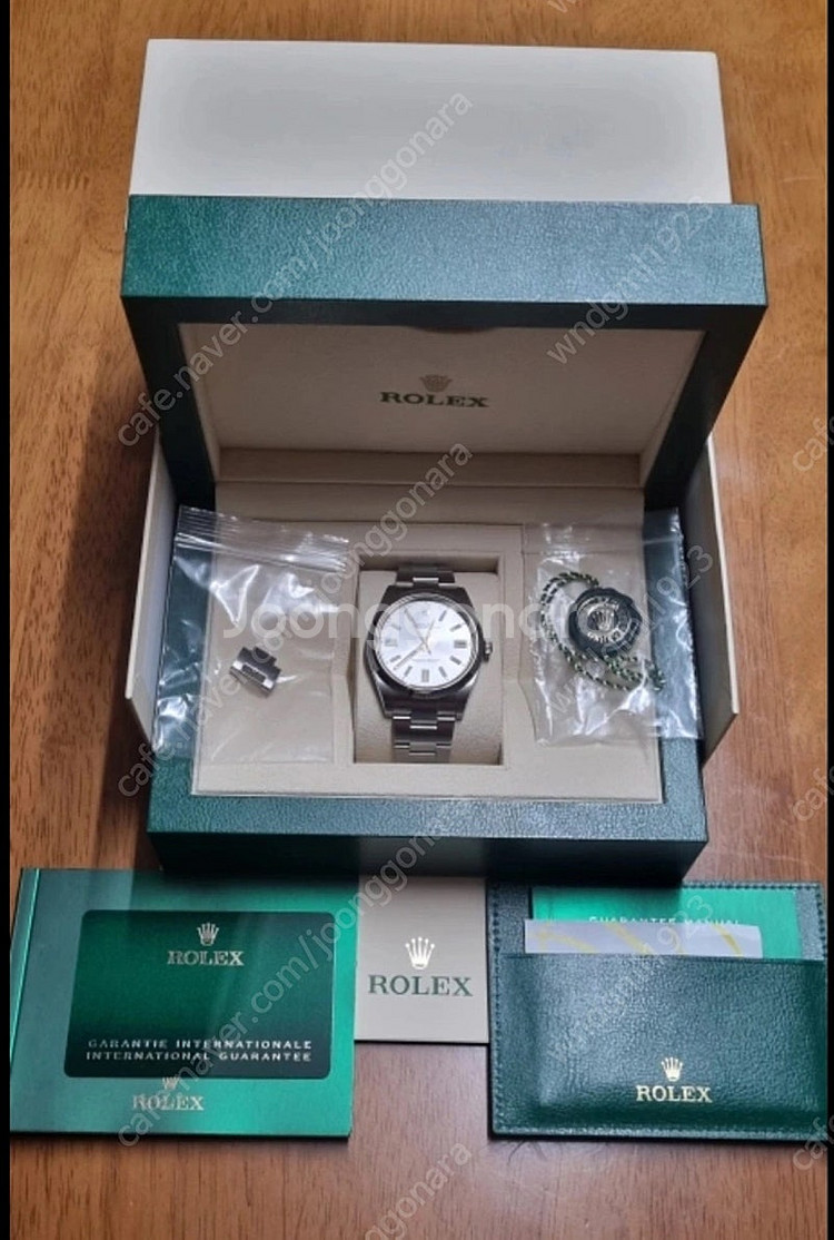 롤렉스 오이스터 퍼페츄얼 41mm 실버--2
