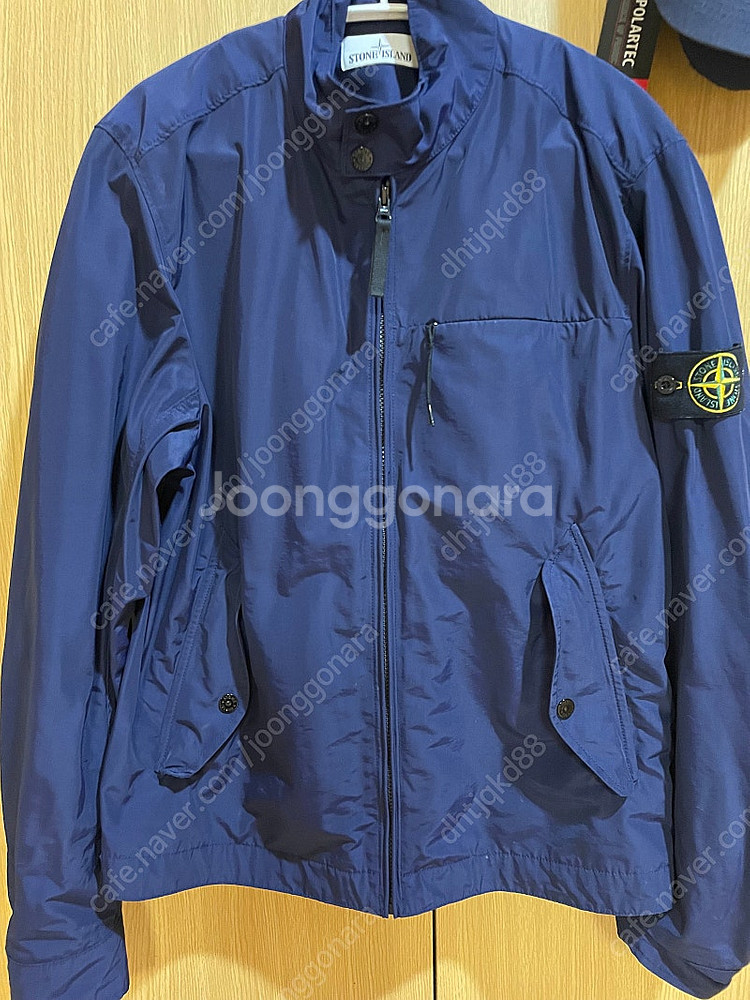 급가격내림)스톤아일랜드 네이비 바람막이 라지 새상품급--0