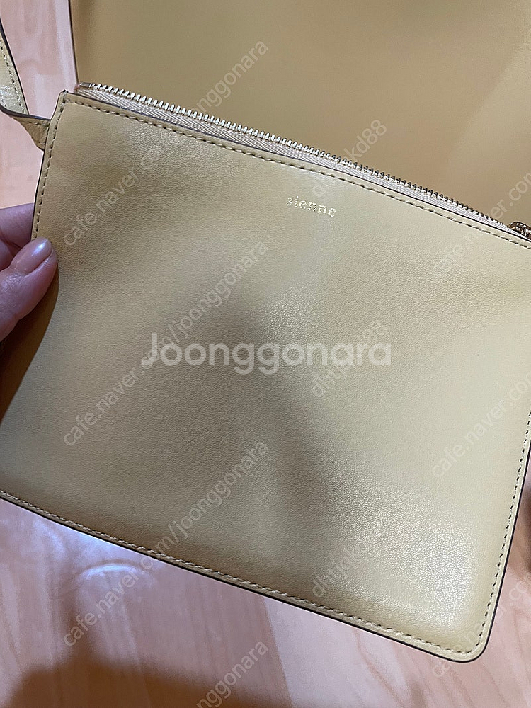 급가격내림)시엔느 22ss 버터 몬드 쇼퍼백 상태 새거급--5