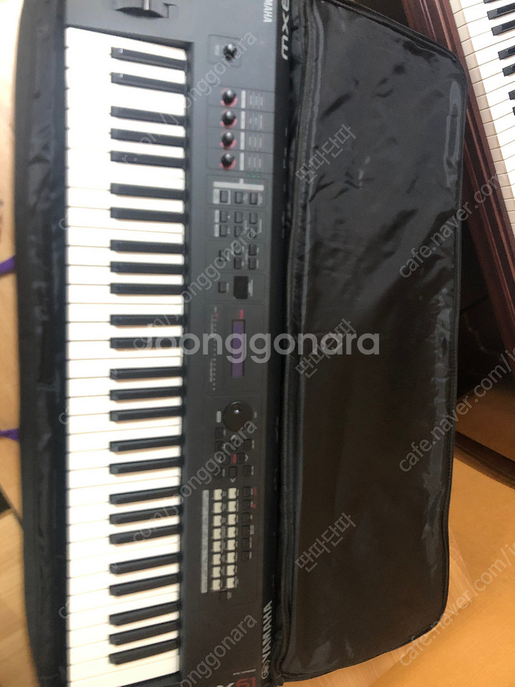 야마하 YAMAHA MX61 신디사이저--1
