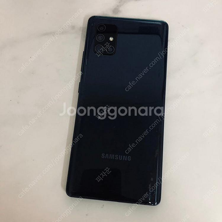 갤럭시 A71퀀텀 블랙 128GB 5만원판매합니다!--2
