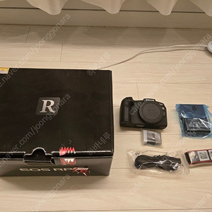 EOS RP 카메라 DSLR 풀프레임 미러리스 S급 민트급 보증기간 25년 1월+더미배터리