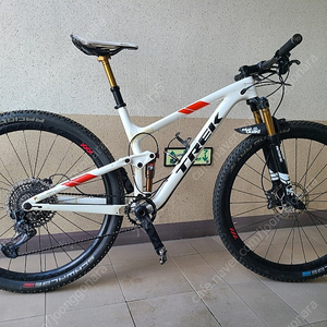 TREK TOP FUEL 9.9 PROJECT 1