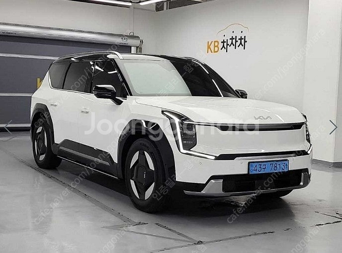 기아│EV9│6850만원│4WD│어스│전동발판200만원...--4