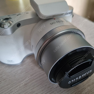 삼성 NX300M 화이트 16-50 스트로보세트