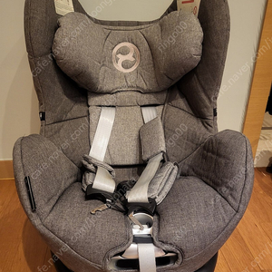 싸이벡스 제로나 플러스 카시트