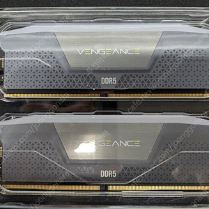 Corsair Vengeance RGB DDR5 32GB 메모리 직구 단순개봉 판매합니다.