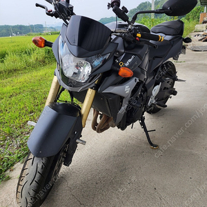 스즈키gsr 750