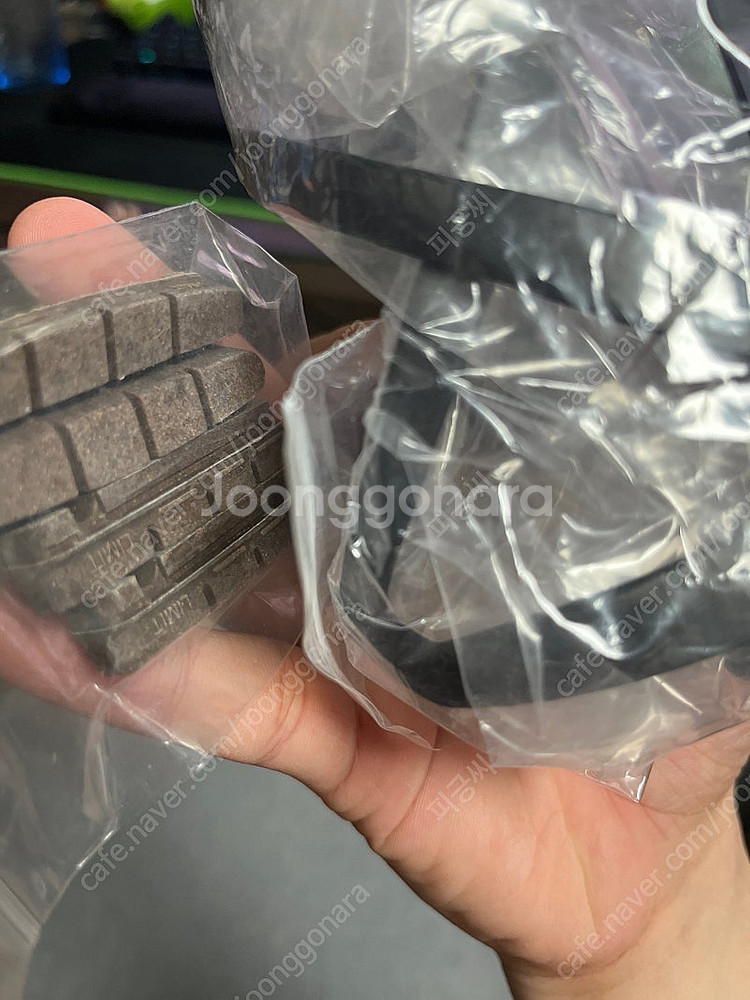 카본 삼발이 리어 화이트 새상품 팝니다!--1