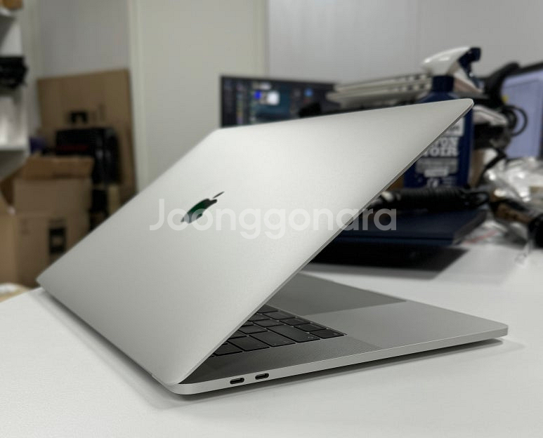 [애플] 맥북프로 2019 15인치 i9/16GB/51...--2