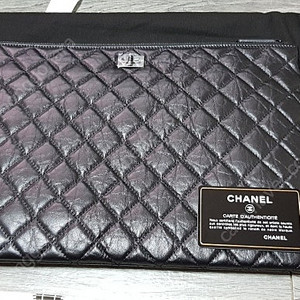 CHANEL 샤넬 2.55 빈티지 카프스킨 클러치 올블랙 라지