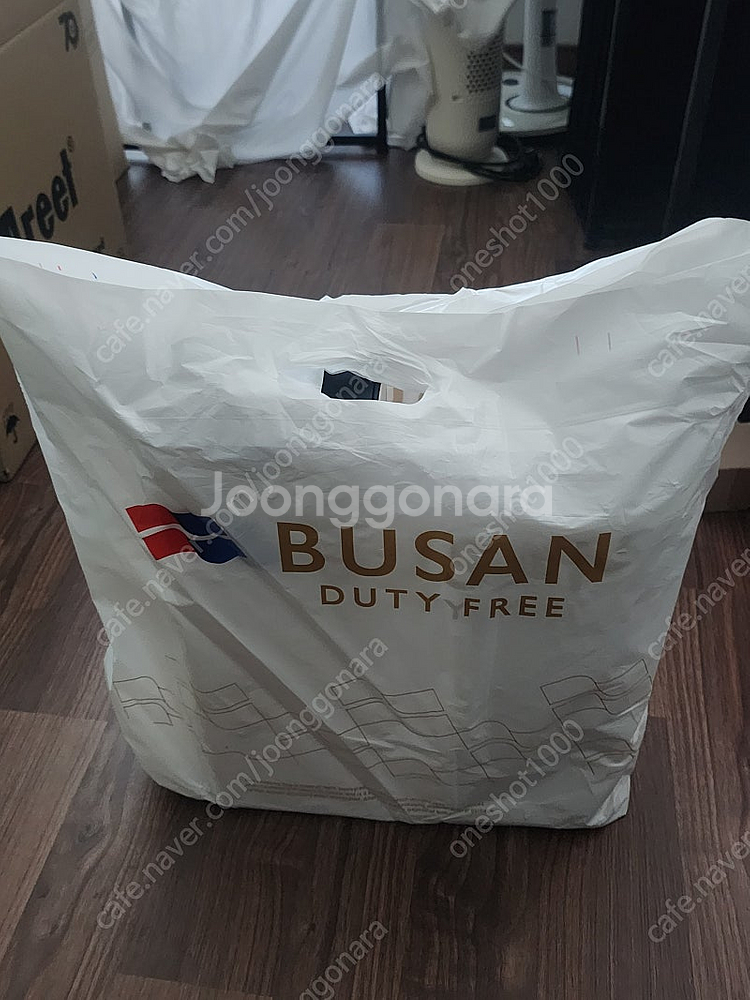 안녕하세요 [발렌 30, 죠니 블루 매입처좀 알려주세요...--0