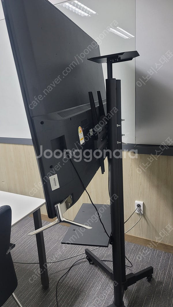 회의용, 광고용 모니터(스텐드포함) 판매합니다.--1