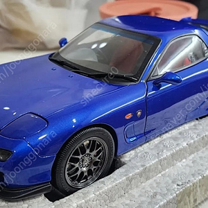 1:18 다이캐스트 폴라마스터 RX7