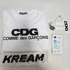 CDG 꼼데가르송 반팔티 S사이즈