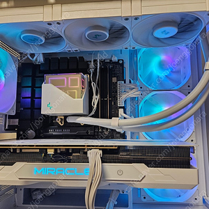 7800x3d, rtx4080 super 화이트 본체