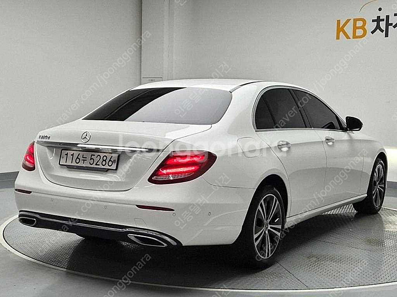 벤츠E-클래스 W213 E220d 아방가르드 (5인승)...--2