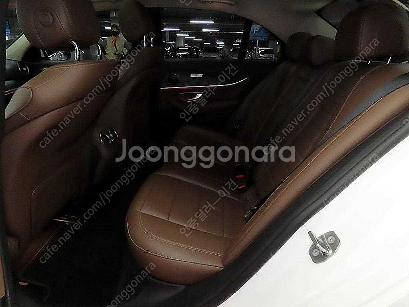 벤츠E-클래스 W213 E220d 4MATIC 아방가르...--6