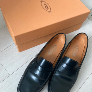 TODS 토즈 gommino leather loaffers black 35사이즈