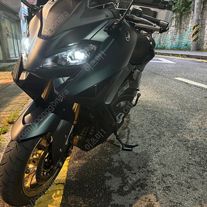 Tmax560 23년형24년출고 2500km 팝니다