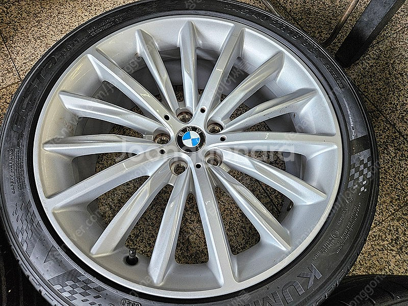 [판매] BMW G30 5시리즈 633 정품 19인치 휠타이어 셋트--4